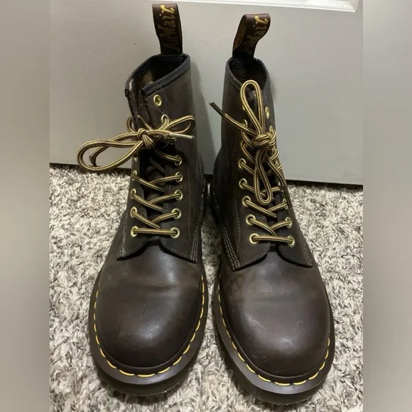 Brown doc martens lace up women’s/mens - Picture 5 of 7